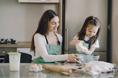 4 raisons pour lesquelles les enfants devraient vous aider dans la cuisine