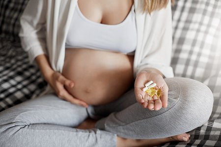 Grossesse et acide folique : Pourquoi est-il important de le compléter ?